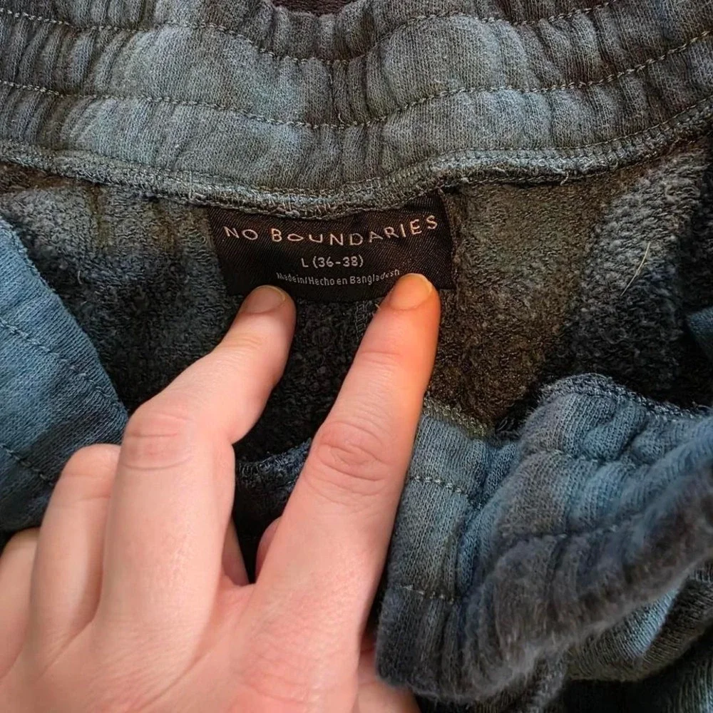 No‎ Boundaries grey tie-dye shorts Size L